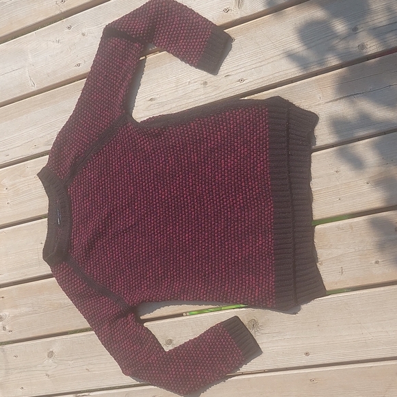 Sweater - Picture 1 of 9